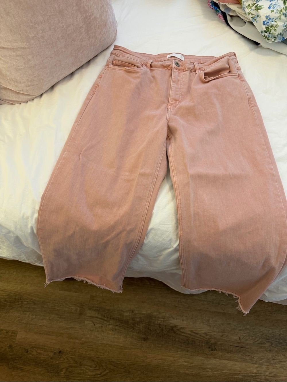 Vervet Blush/Rose Straight Leg Jeans w/ Raw Hem 18W